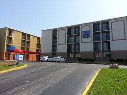 Motel 6 Jackson, TN
