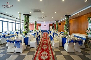 Van Phat Riverside Hotel