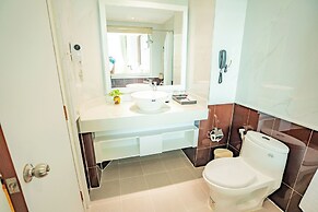 Van Phat Riverside Hotel