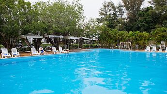 Van Phat Riverside Hotel