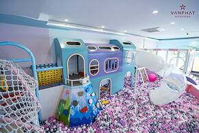 Van Phat Riverside Hotel