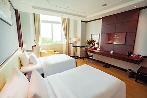 Van Phat Riverside Hotel