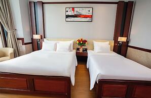 Van Phat Riverside Hotel