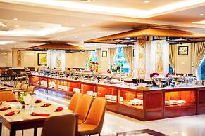 Van Phat Riverside Hotel