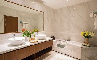 Van Phat Riverside Hotel