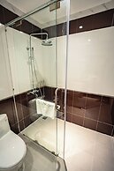 Van Phat Riverside Hotel