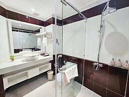 Van Phat Riverside Hotel