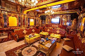 Van Phat Riverside Hotel