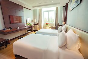 Van Phat Riverside Hotel
