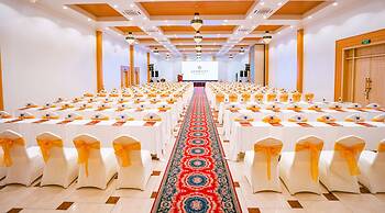 Van Phat Riverside Hotel