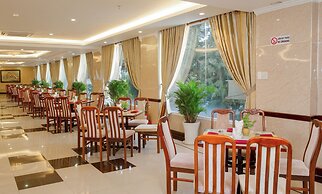 Van Phat Riverside Hotel