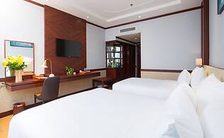 Van Phat Riverside Hotel