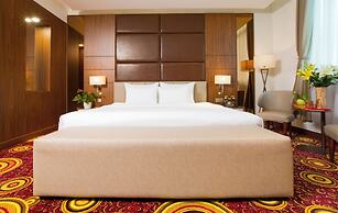 Van Phat Riverside Hotel