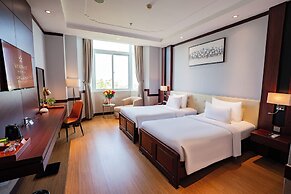 Van Phat Riverside Hotel