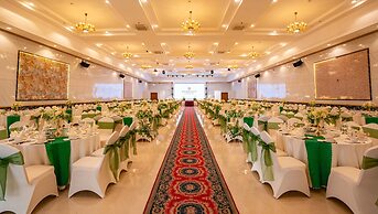 Van Phat Riverside Hotel