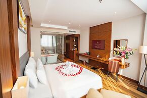 Van Phat Riverside Hotel