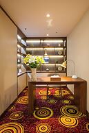 Van Phat Riverside Hotel