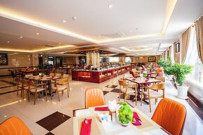Van Phat Riverside Hotel