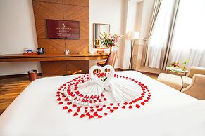 Van Phat Riverside Hotel