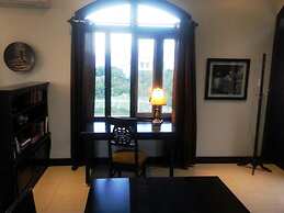 Hamilton Oceanview Villa