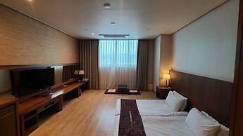 Hyunjin Tourist Hotel