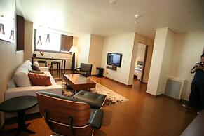 Hyunjin Tourist Hotel