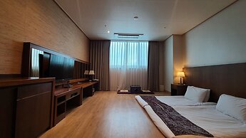 Hyunjin Tourist Hotel