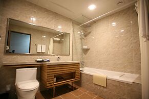 Hyunjin Tourist Hotel