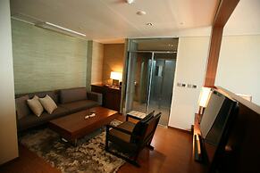 Hyunjin Tourist Hotel