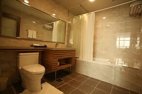 Hyunjin Tourist Hotel