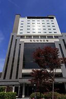 Hyunjin Tourist Hotel