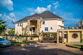Fritz Apartments and Suites