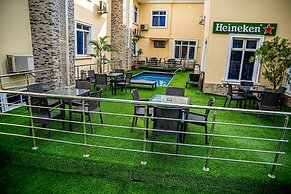 Fritz Apartments and Suites