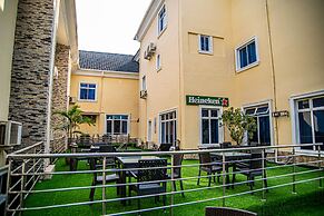 Fritz Apartments and Suites