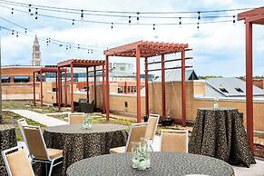 Hilton Garden Inn Alexandria Old Town National Harbor