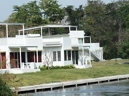 Worawee Resort & Spa