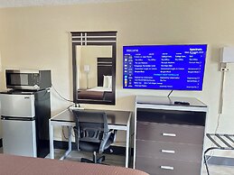 Deluxe Inn Fayetteville - I-95 Exit 49