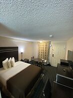 Deluxe Inn Fayetteville - I-95 Exit 49