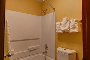 Deluxe Inn Fayetteville - I-95 Exit 49