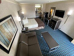 Deluxe Inn Fayetteville - I-95 Exit 49