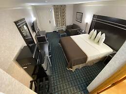 Deluxe Inn Fayetteville - I-95 Exit 49