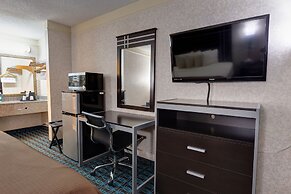 Deluxe Inn Fayetteville - I-95 Exit 49