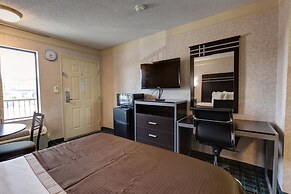 Deluxe Inn Fayetteville - I-95 Exit 49