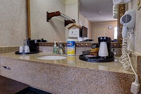 Deluxe Inn Fayetteville - I-95 Exit 49