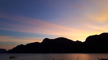 Phi Phi Rimlay Cottage