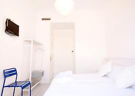 Hostal Express by gaiarooms