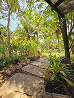 Kaengkrachan Boathouse Paradise Resort