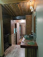 Kaengkrachan Boathouse Paradise Resort