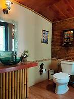 Kaengkrachan Boathouse Paradise Resort