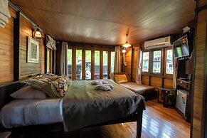 Kaengkrachan Boathouse Paradise Resort